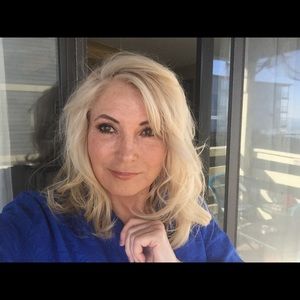 Meet your Posher, Deborah